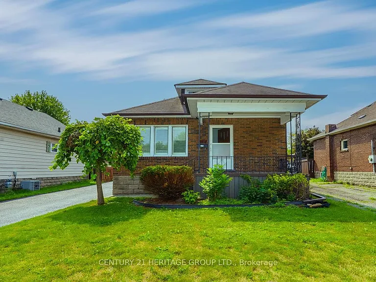 203 Hibbert Ave — Photo 1