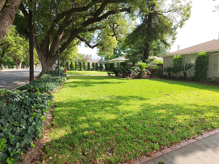 1310 Mayflower Ave — Photo 2