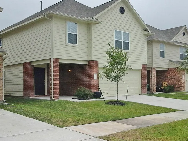 13335 Ella View Ln — Photo 1