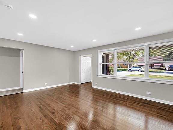 4th image of 11018 S Keeler Ave