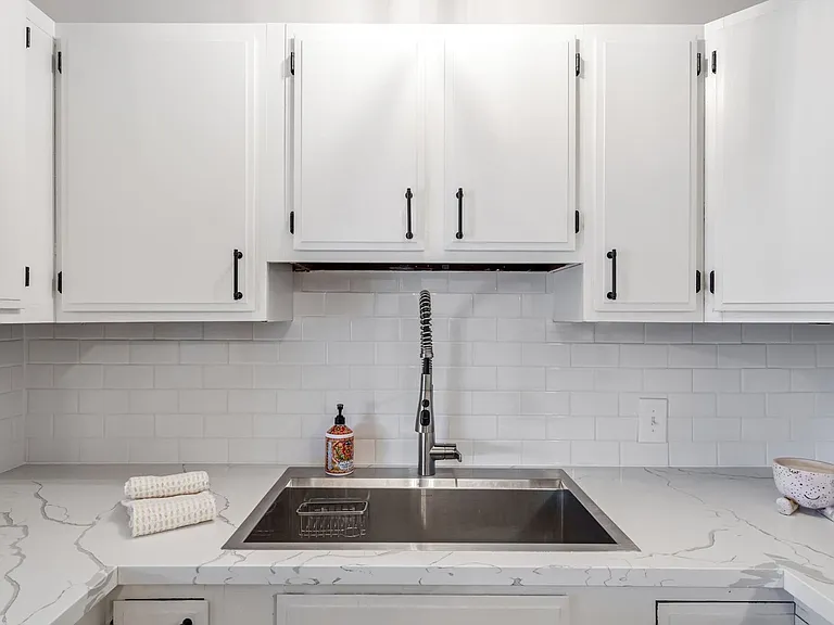 337 Bettencourt St — Photo 8