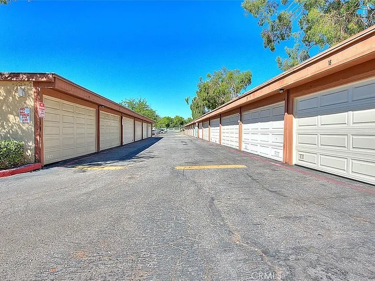 1400 W Edgehill Rd — Photo 3