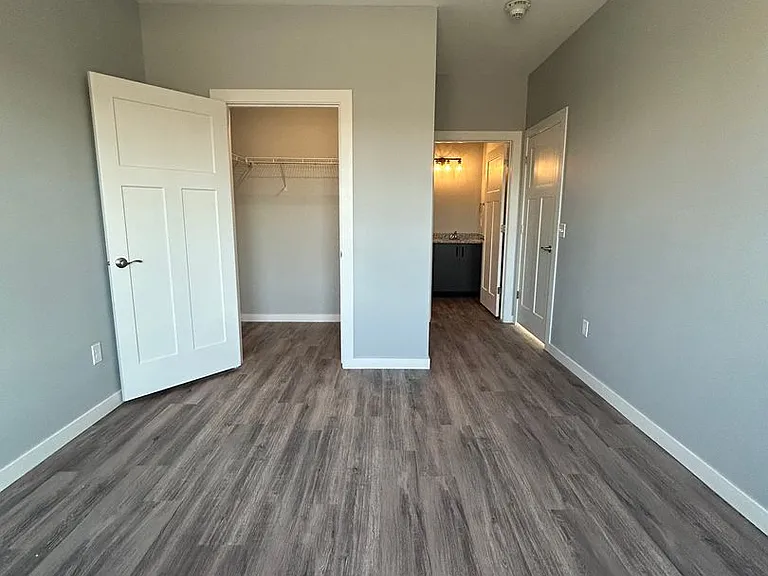 2724 Silver St — Photo 55