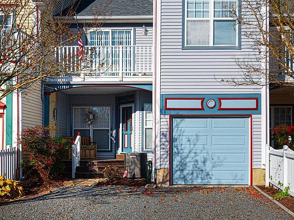 5th image of 934 Yacht Club Dr