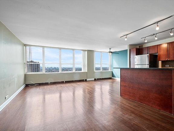 3rd image of 655 W Irving Park Rd APT 4003