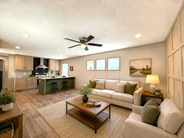 626 Reindeer Cir #173, Midway Park, NC 28544