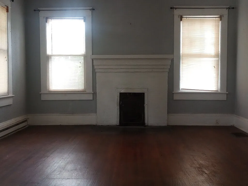 2 bed, 1.0 bath, $850 — Photo 2