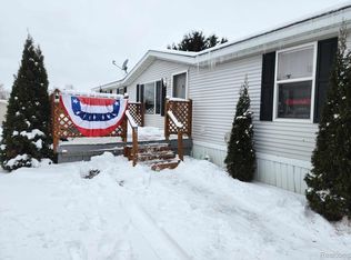 399 Chinkapin Trl, Lapeer, MI 48446
