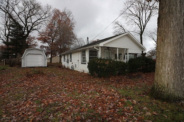 1st image of 23675 Greenwood Blvd