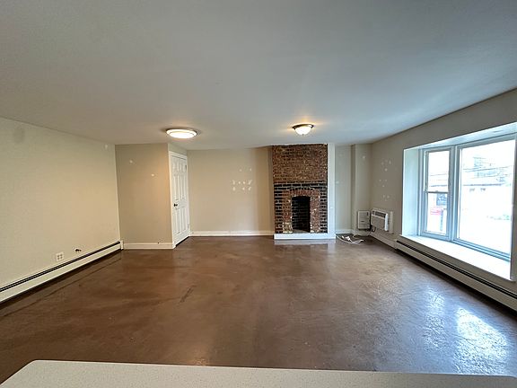 3rd image of 327 Van Brunt St APT 1