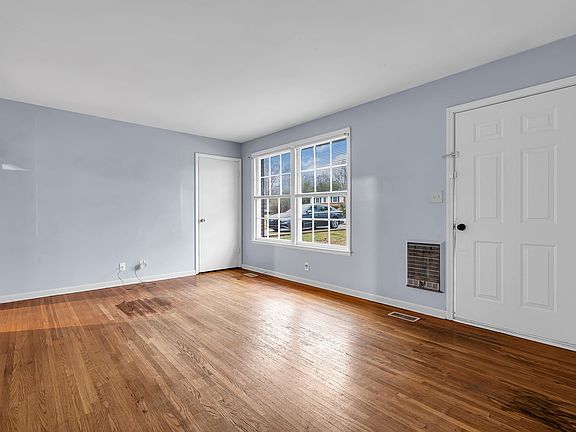 2nd image of 1456 McCan Dr