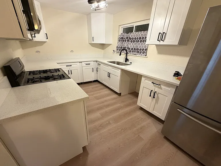 611 Lillian Dr — Photo 7