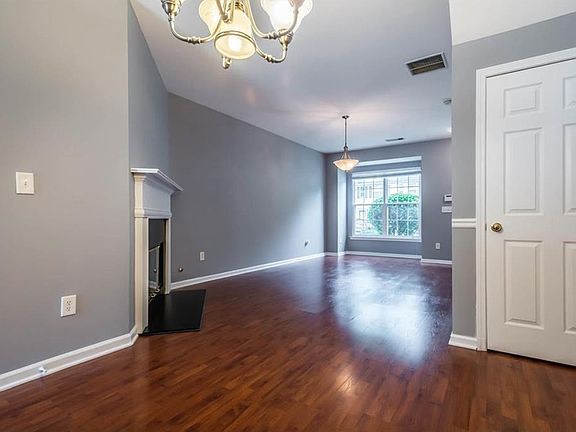 3rd image of 3283 Hidden Cove Cir
