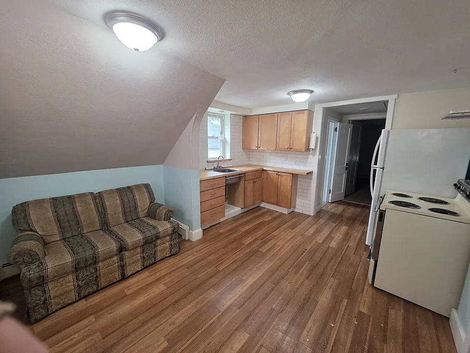 2305 2nd Ave W #2