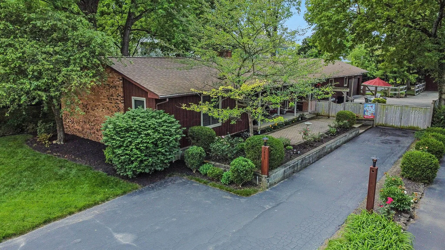 2439 Middlesex Rd photo 1