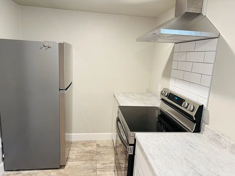 1718 Virginia Ln — Photo 20