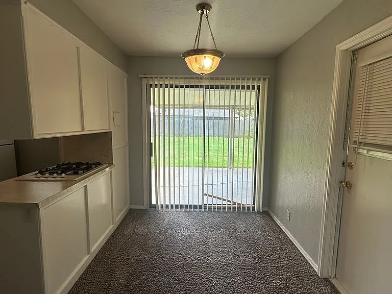 4844 Woodview Dr — Photo 53