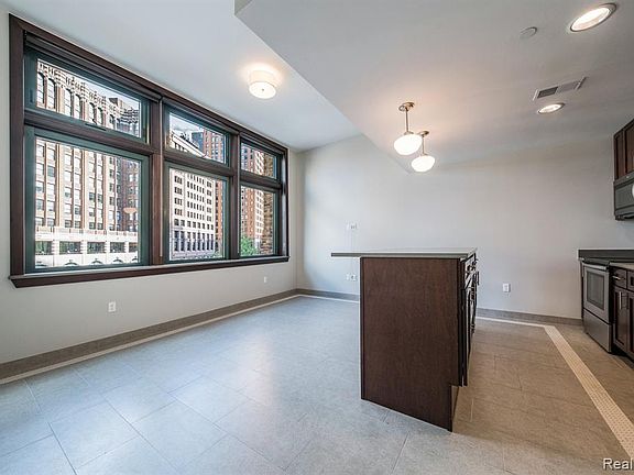 5th image of 1249 Griswold St #309