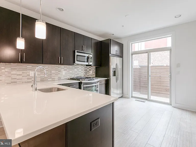 906 N 5th St — Photo 1