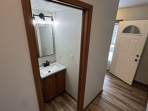 5th image of 9029 Chapman Cir