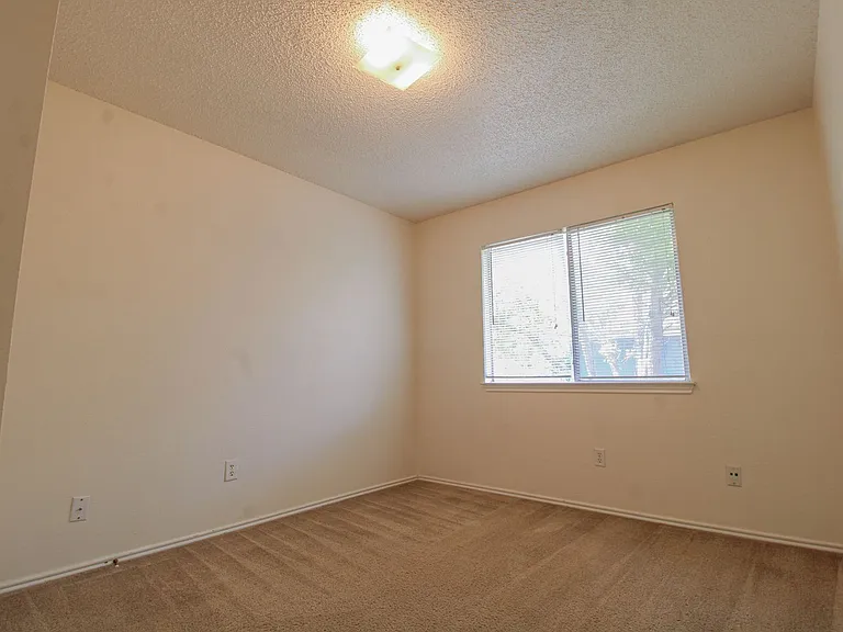 6214 Ridge Glade St — Photo 20