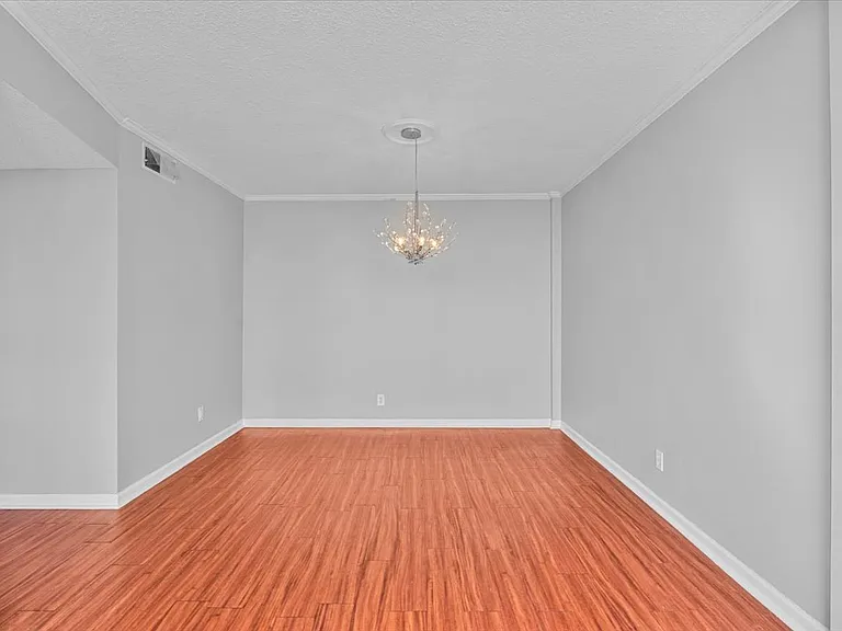 1101 N Elm St #806 — Photo 4