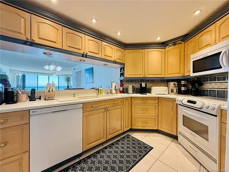 9500 S Ocean Dr #905 — Photo 12