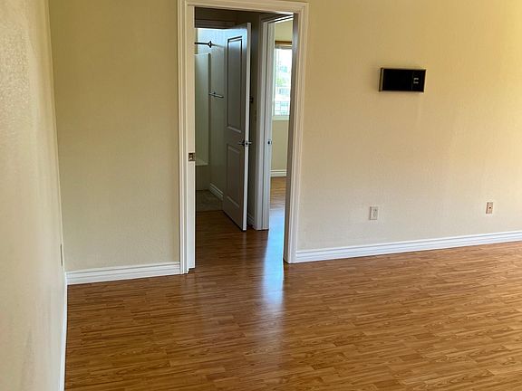 5th image of 4009 Georgia St #2G