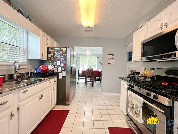 4th image of 501 E Timberlake Dr