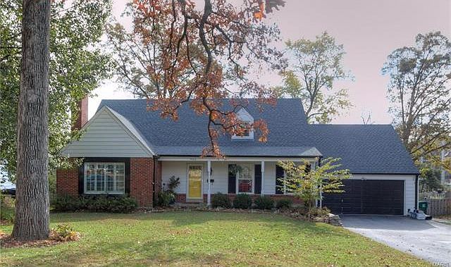 1st image of 906 Woodleigh Ct