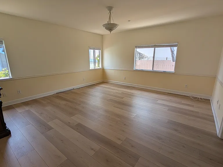 769 Russell Ave — Photo 11