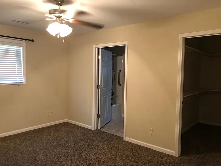 407 Jesse Ln — Photo 6