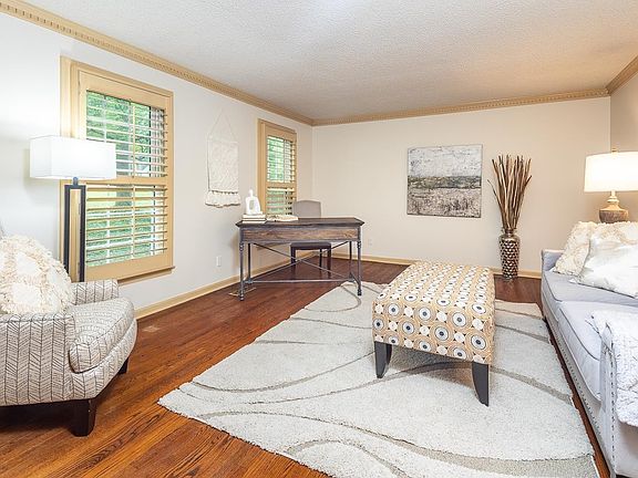 4th image of 7106 Corsica Dr