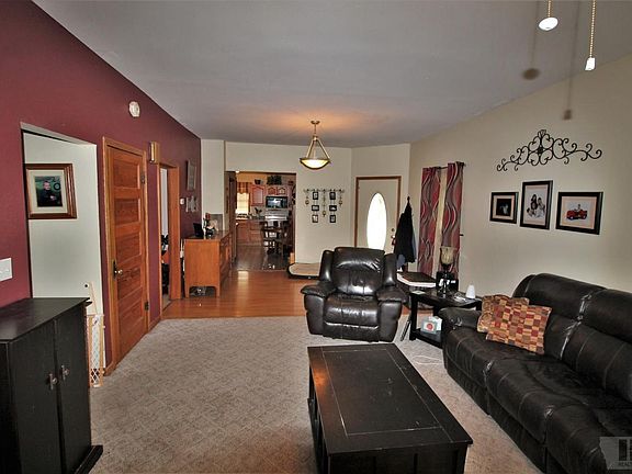 5th image of 501 W 2nd St