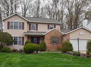 2750 Glenbury Ln, Willoughby, OH 44094