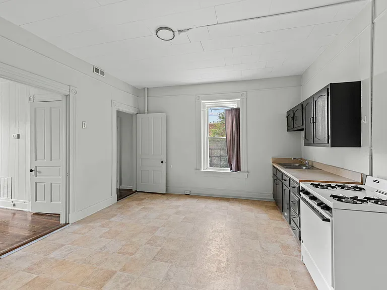 3239 Jefferson Ave #2 — Photo 10