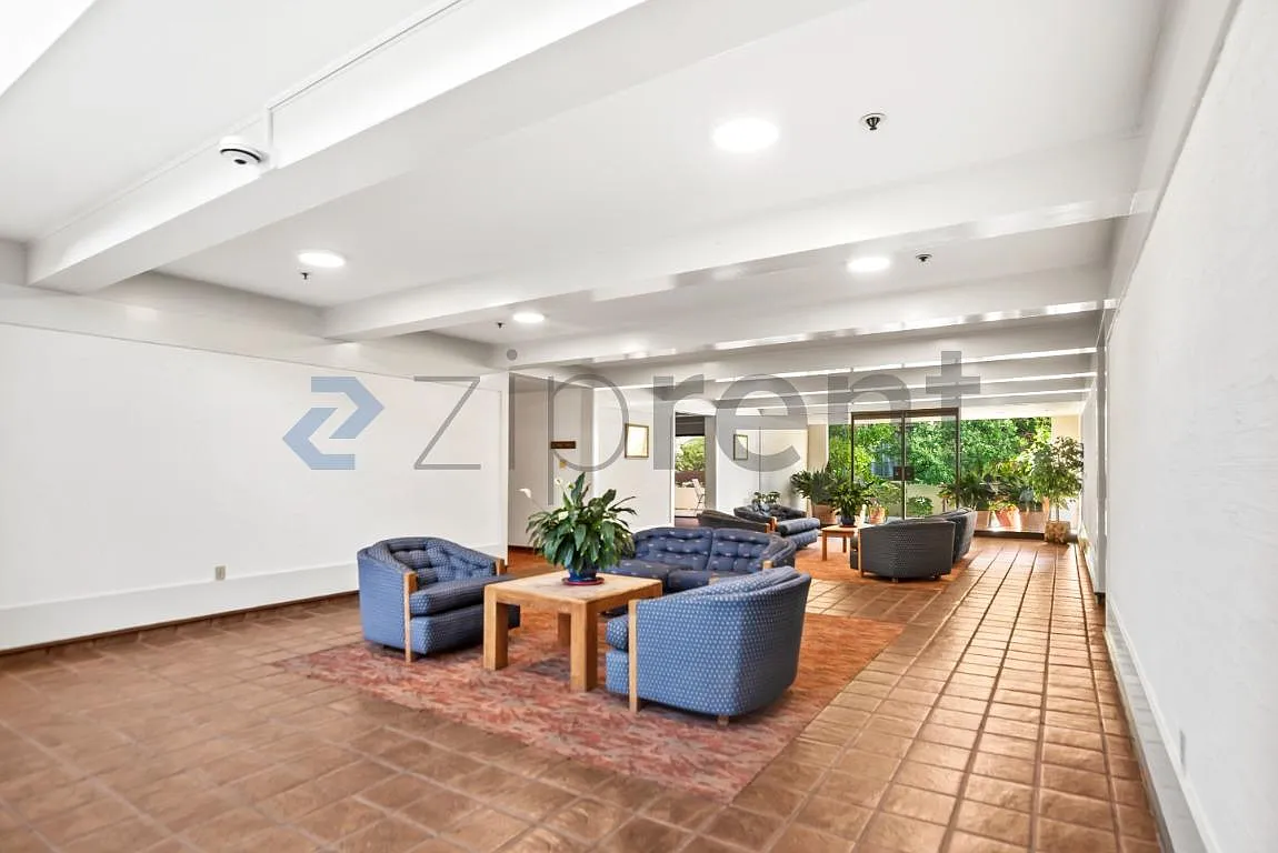1 bed, 897 sqft, $3,750 — Photo 3