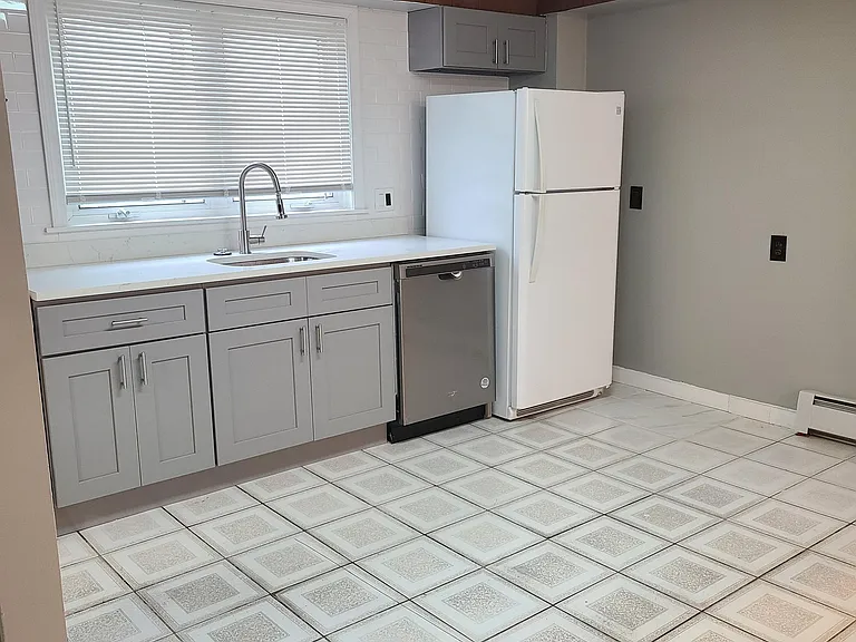 17 Stearns St #1 — Photo 8