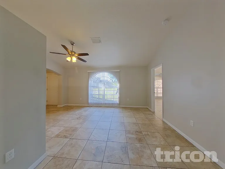 400 Cocoa Ct — Photo 5