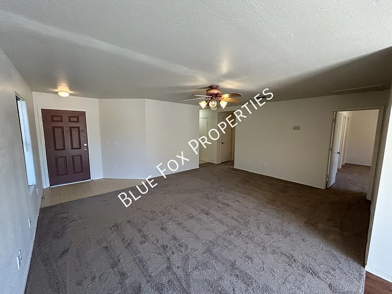 2021 W Menzel Dr — Photo 3
