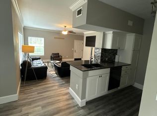 11631 Tomahawk Creek Pkwy APT J, Leawood, KS 66211