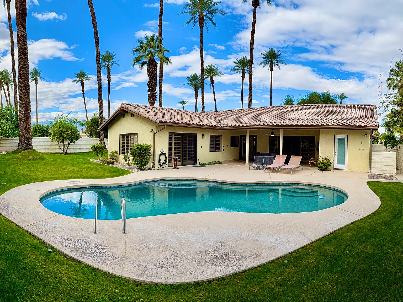 3 bed, 2.5 bath, 2128 sqft, $6,000 — Photo 3