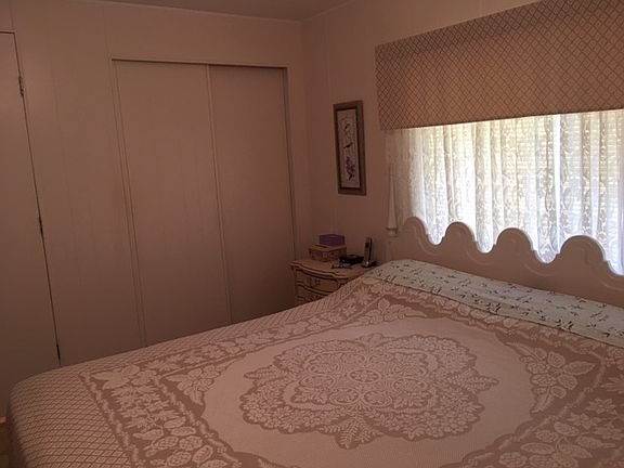 Master with 2 closets
