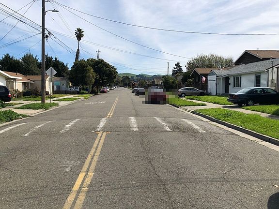 5th image of 2845 Moran Ave