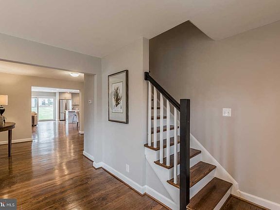 2nd image of 3325 Beechtree Ln