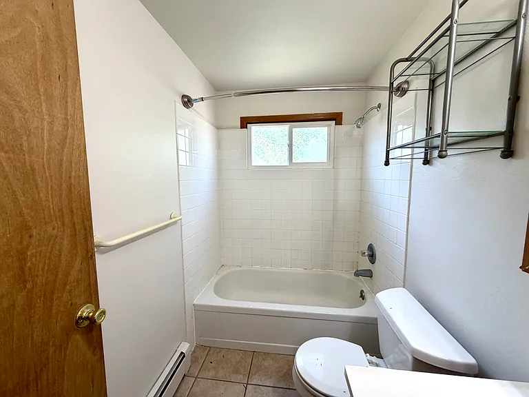 609 Belford St — Photo 28