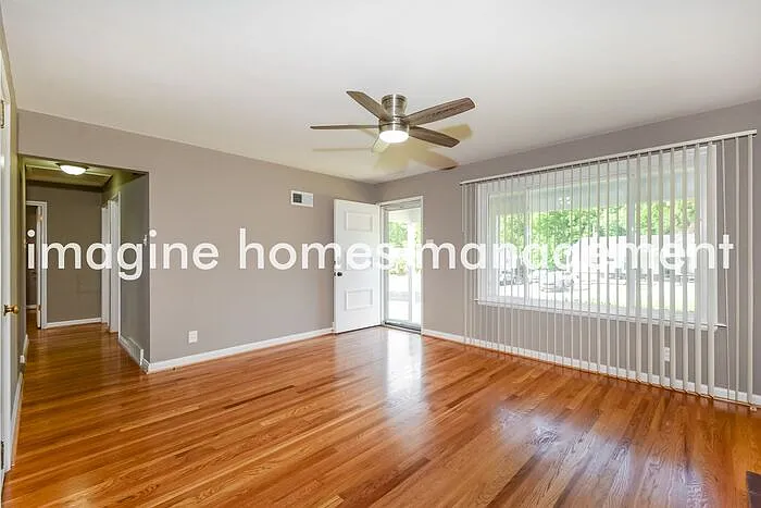3 bed, 1.5 bath, 1588 sqft, $2,179 — Photo 4