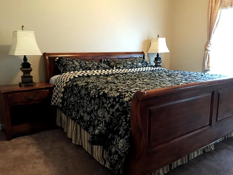 2nd bedroom with king