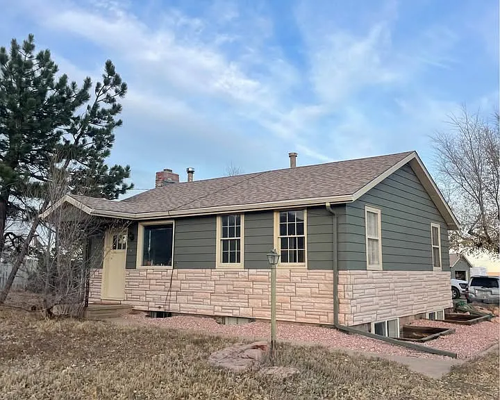 2049 Yarmouth Ave — Photo 8