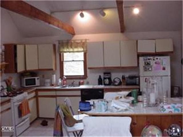 2nd image of 182 York Rd